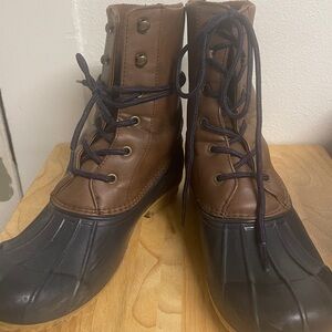 Duck Hunters- women’s size 8. London Fog